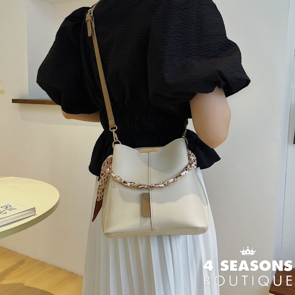 Popular Large-Capacity Bucket Bag For Women 2022 New Fashion Messenger Niche Casual Commuter