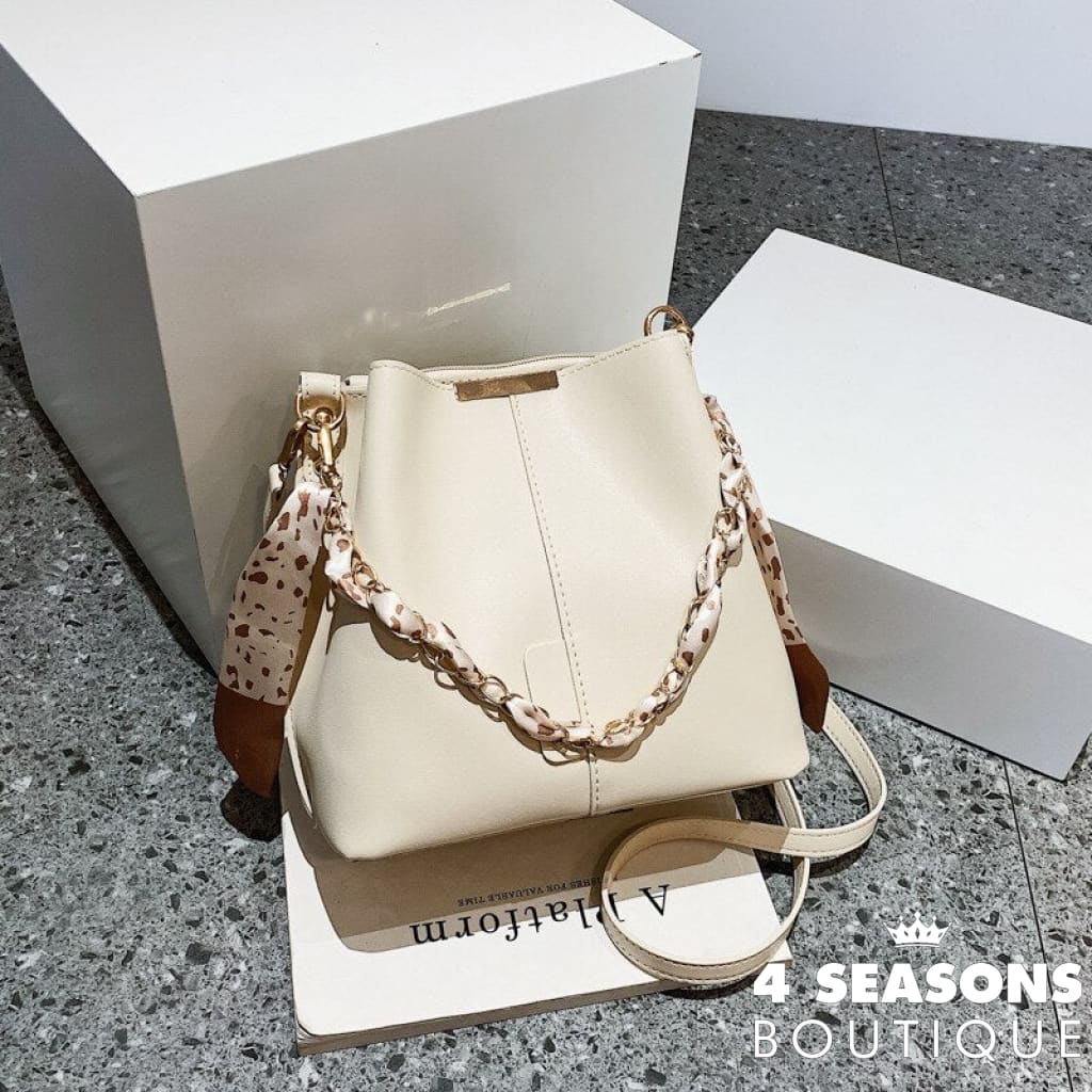 Popular Large-Capacity Bucket Bag For Women 2022 New Fashion Messenger Niche Casual Commuter