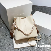 Popular Large-Capacity Bucket Bag For Women 2022 New Fashion Messenger Niche Casual Commuter