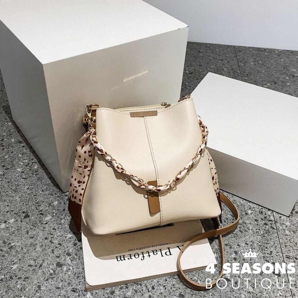 Popular Large-Capacity Bucket Bag For Women 2022 New Fashion Messenger Niche Casual Commuter