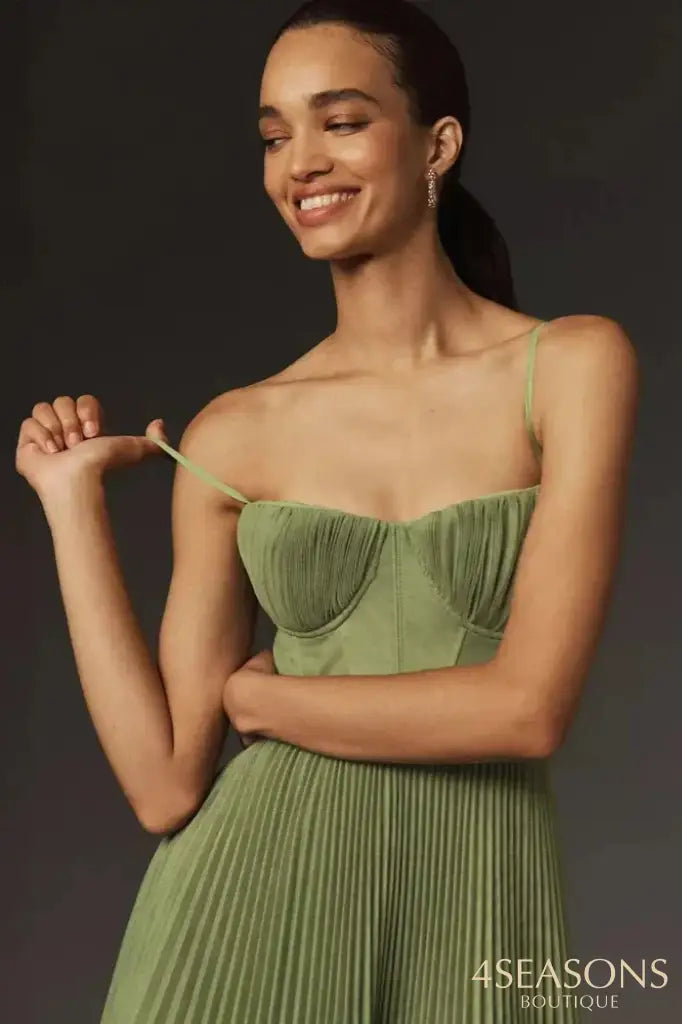 Vestido midi de tule plissado com bustier