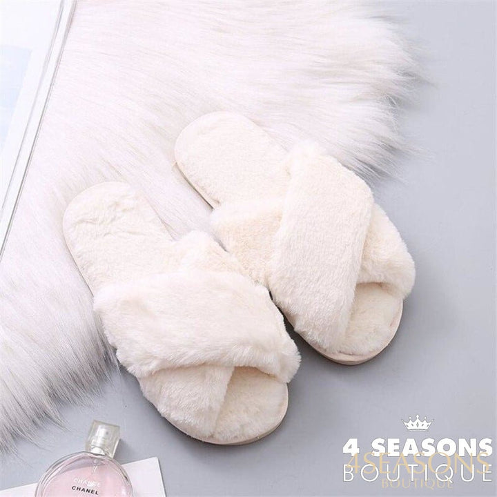 Chinelo Pantufa Ísis Valverde - 4 Seasons Boutique