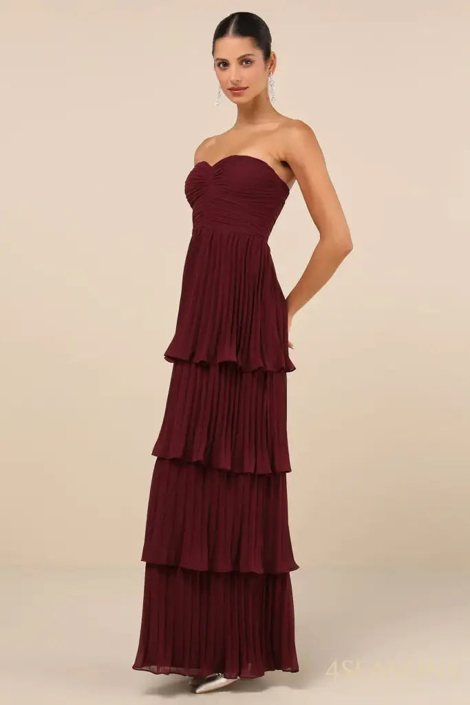 Vestido longo tomara-que-caia roxo com camadas